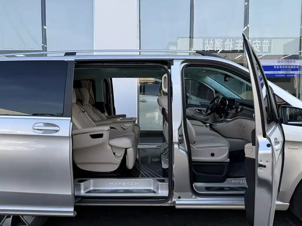 Mercedes-Benz V-Class 2022 — фото 4