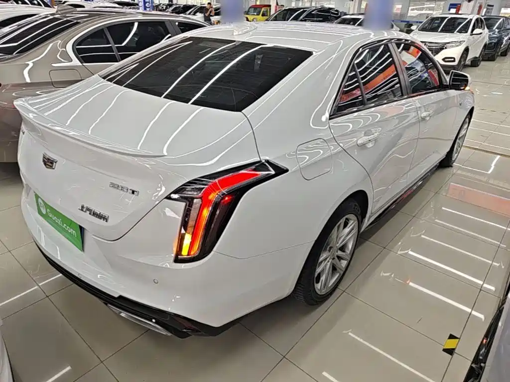 Cadillac CT4 2023 — фото 7