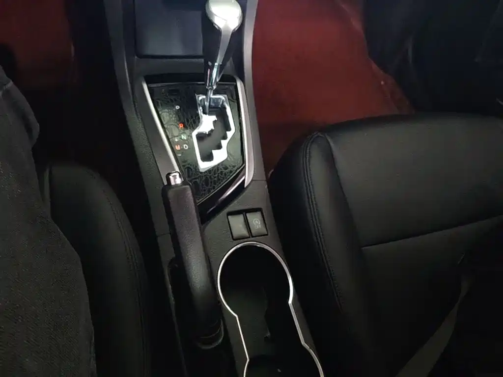 Toyota Corolla 2019 — фото 14