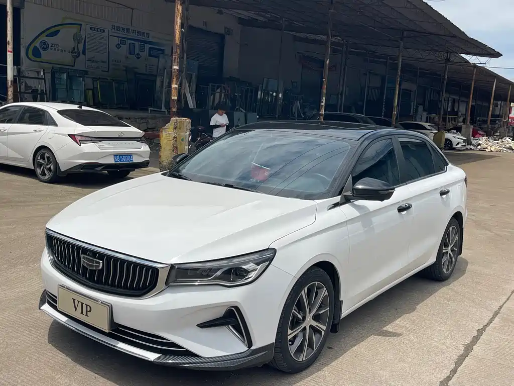 Geely Emgrand 2023