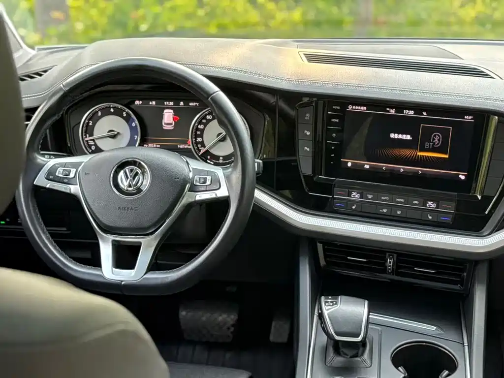 Volkswagen Touareg 2020 — фото 12