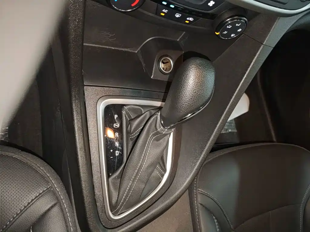 Buick Excelle 2022 — фото 14