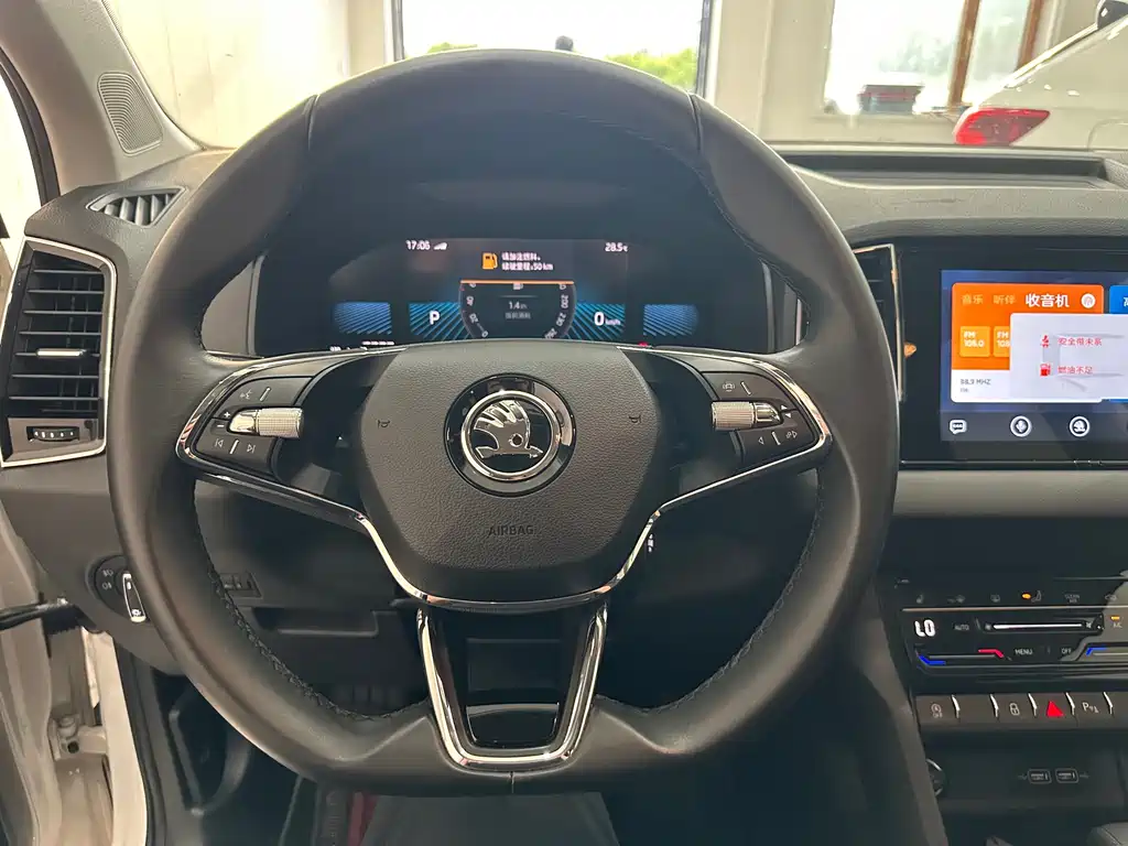 Skoda Korok 2023 — фото 11