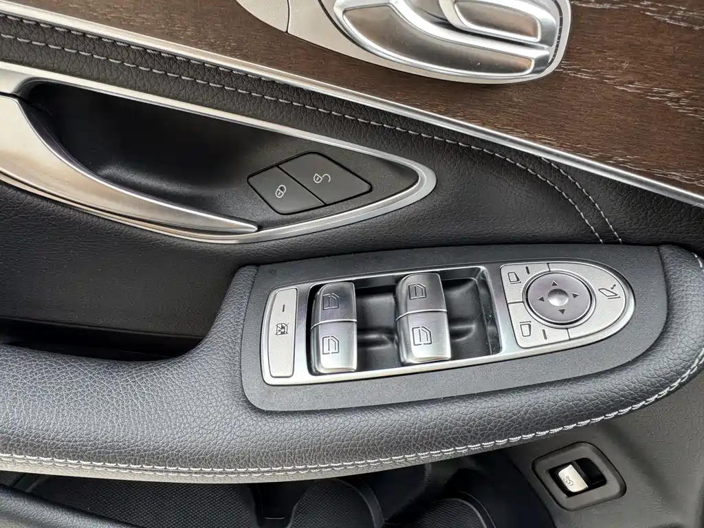 Mercedes-Benz GLC 2020 — фото 25