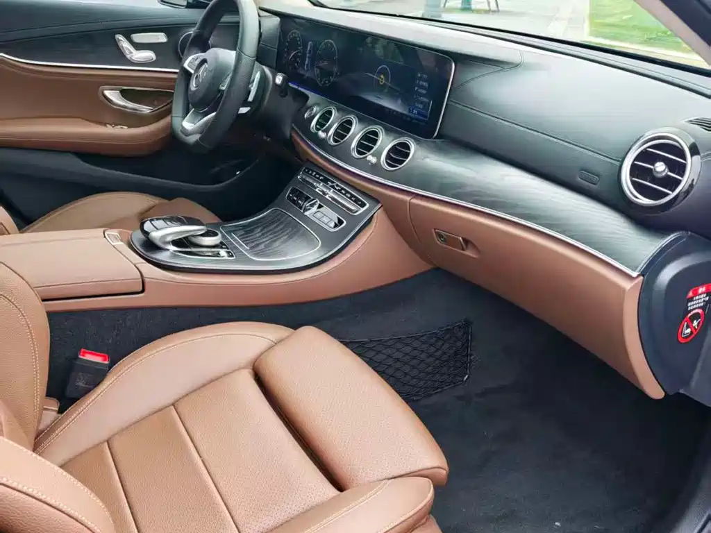 Mercedes-Benz E-Class 2017 — фото 15