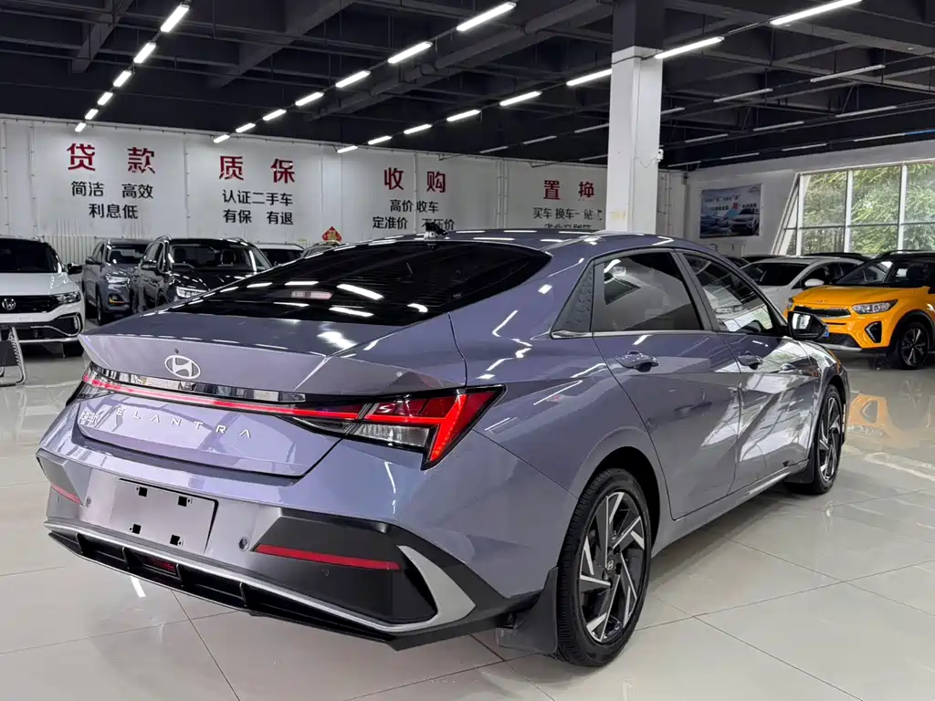 Hyundai Elantra 2023