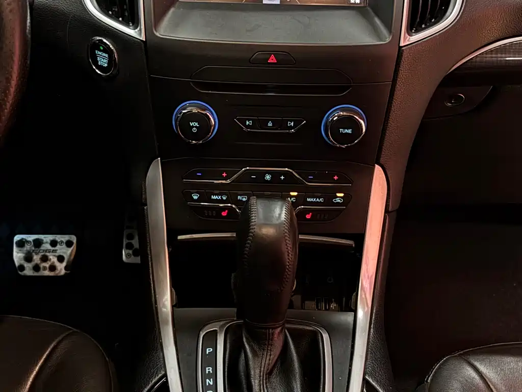 Ford Edge 2016 — фото 13