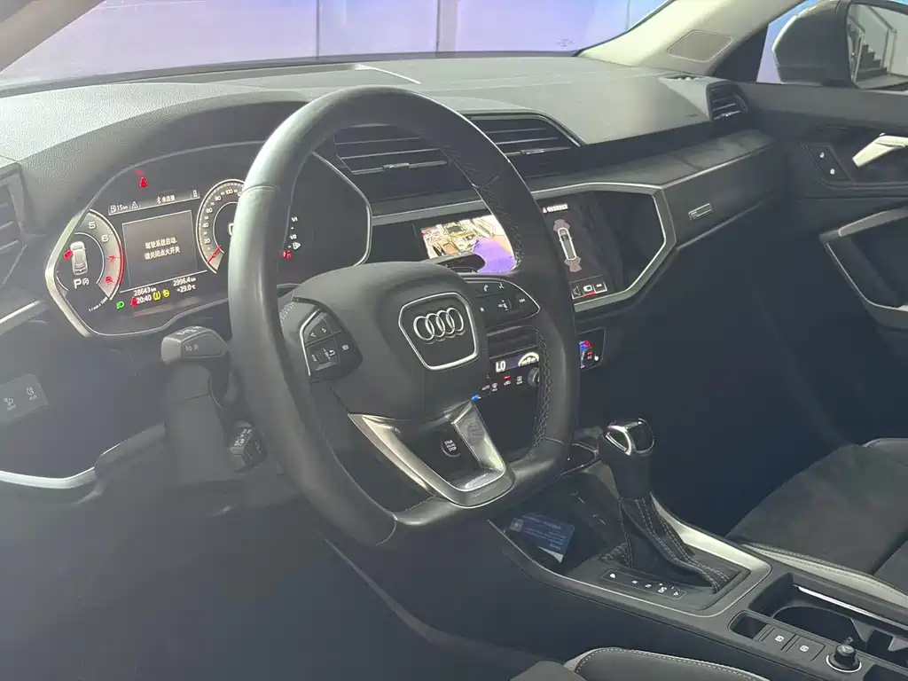 Audi Q3 2023 — фото 14