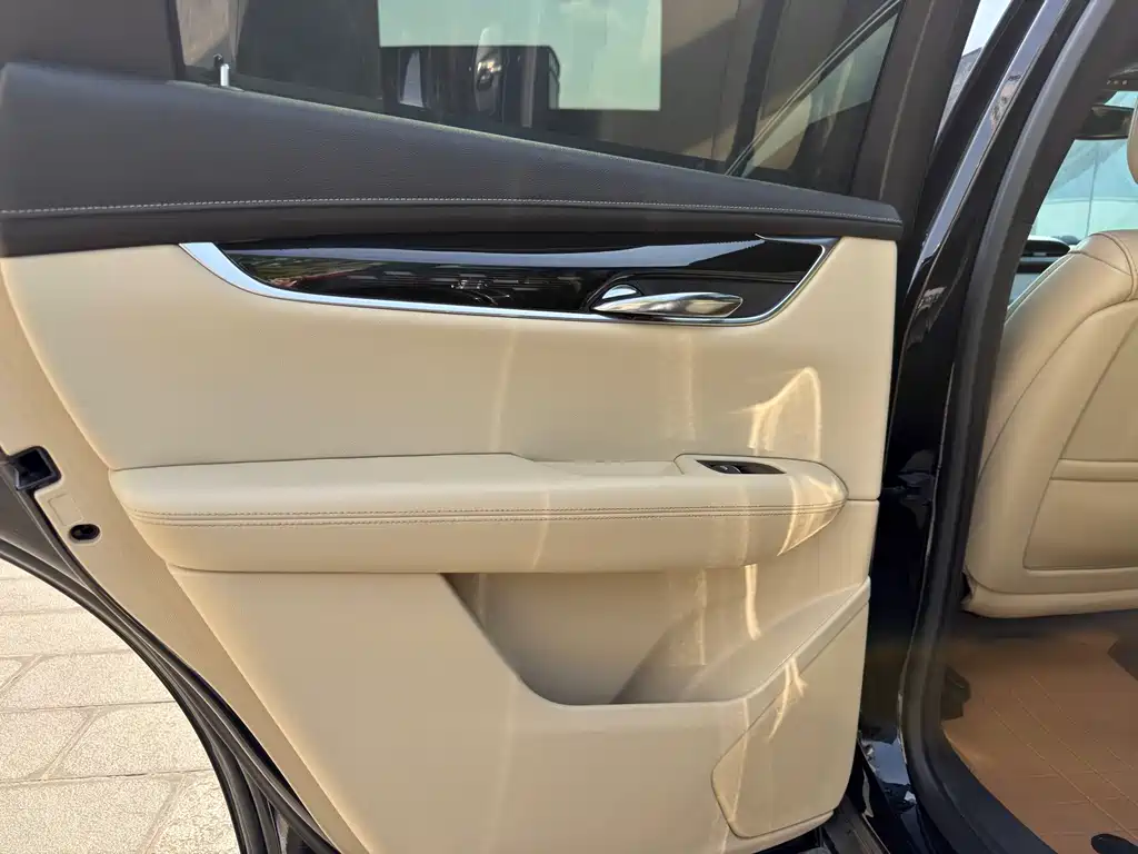 Cadillac XT5 2018 — фото 33