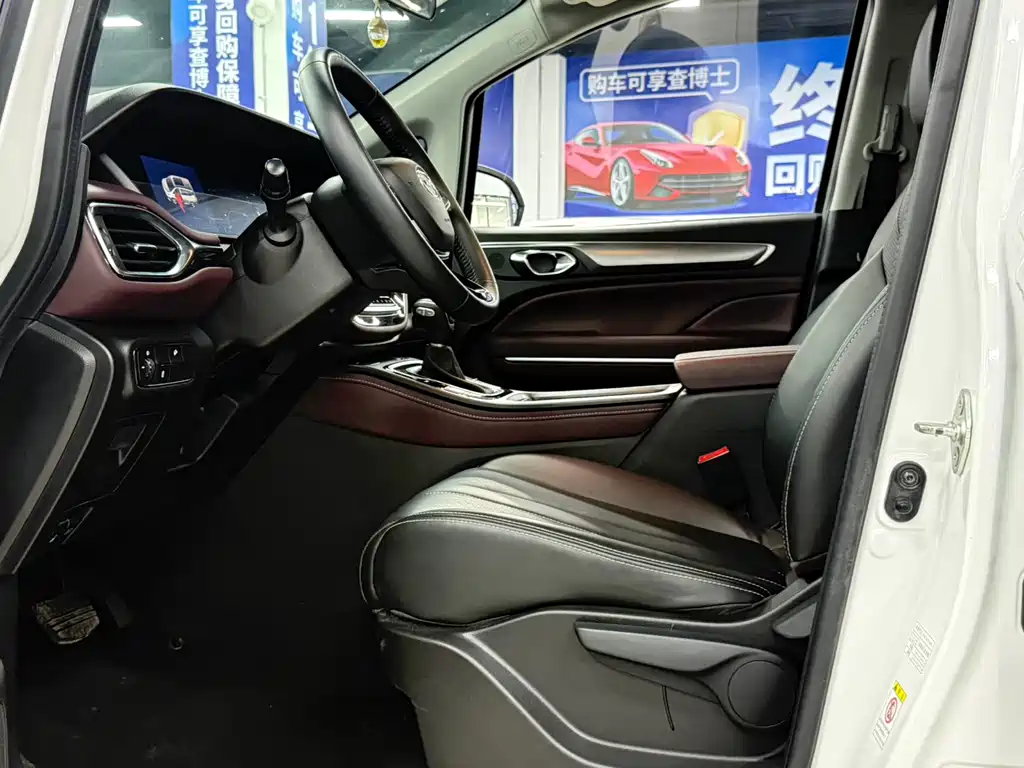 GAC Motor Trumpchi M6 2022 — фото 16