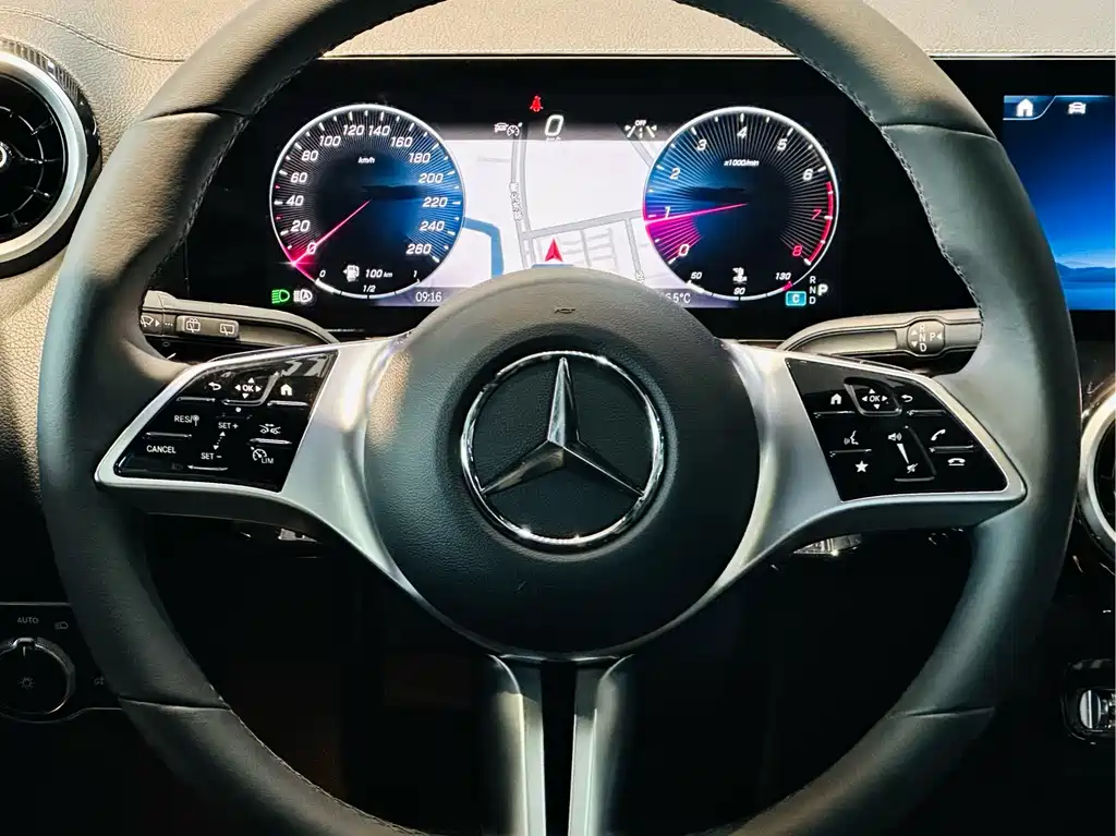 Mercedes-Benz GLA 2024 — фото 8