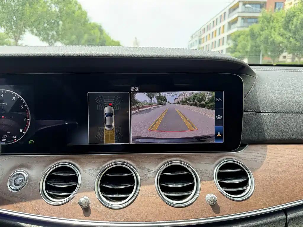 Mercedes-Benz E-Class 2020 — фото 26