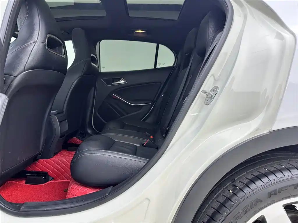 Mercedes-Benz GLA 2015