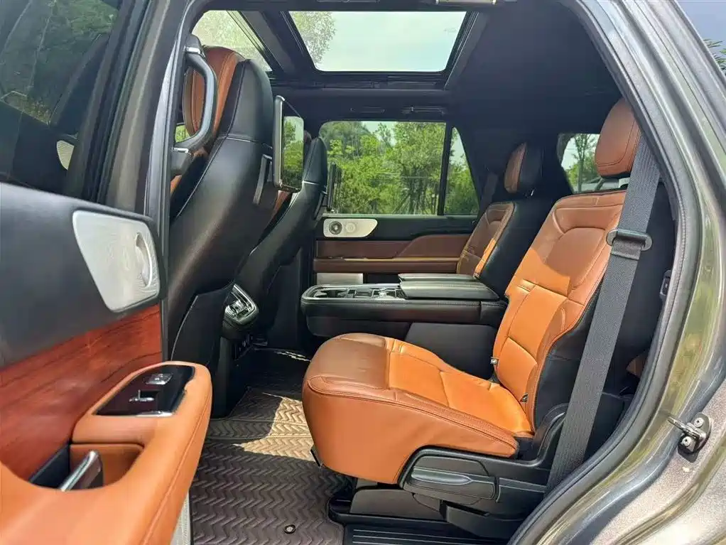 Lincoln Navigator 2018 — фото 10
