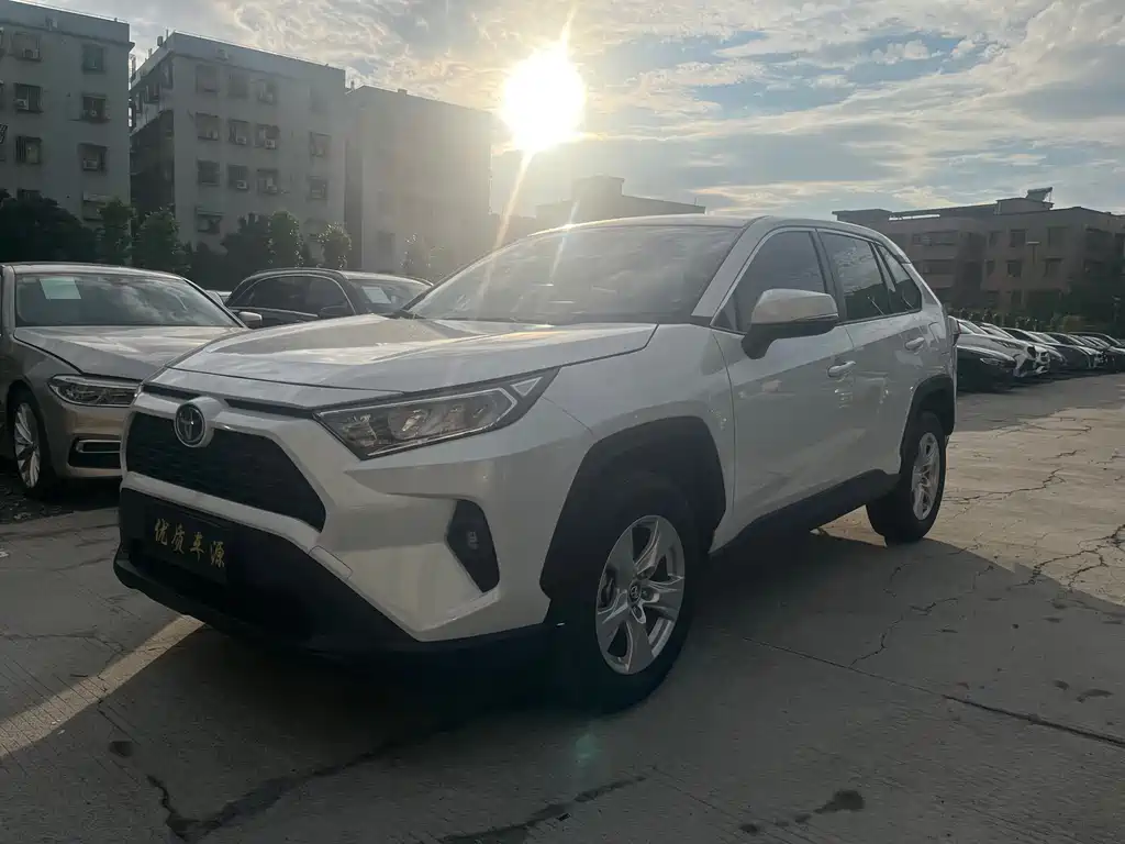 Toyota RAV4 2025