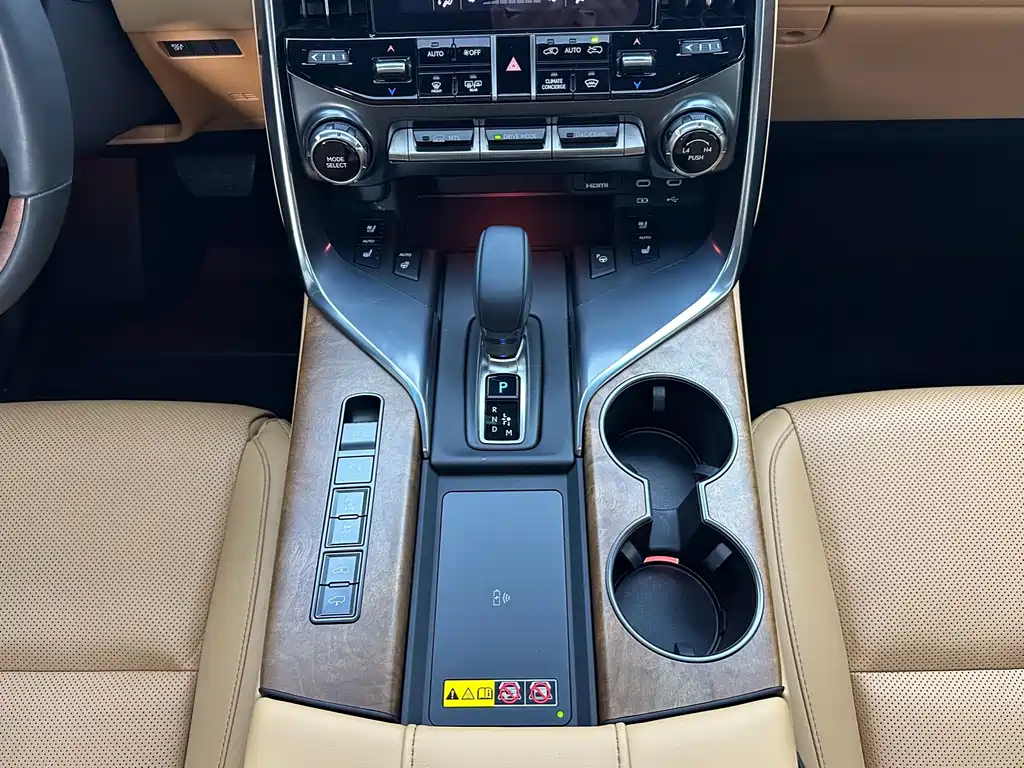 Lexus LX 2025 — фото 18