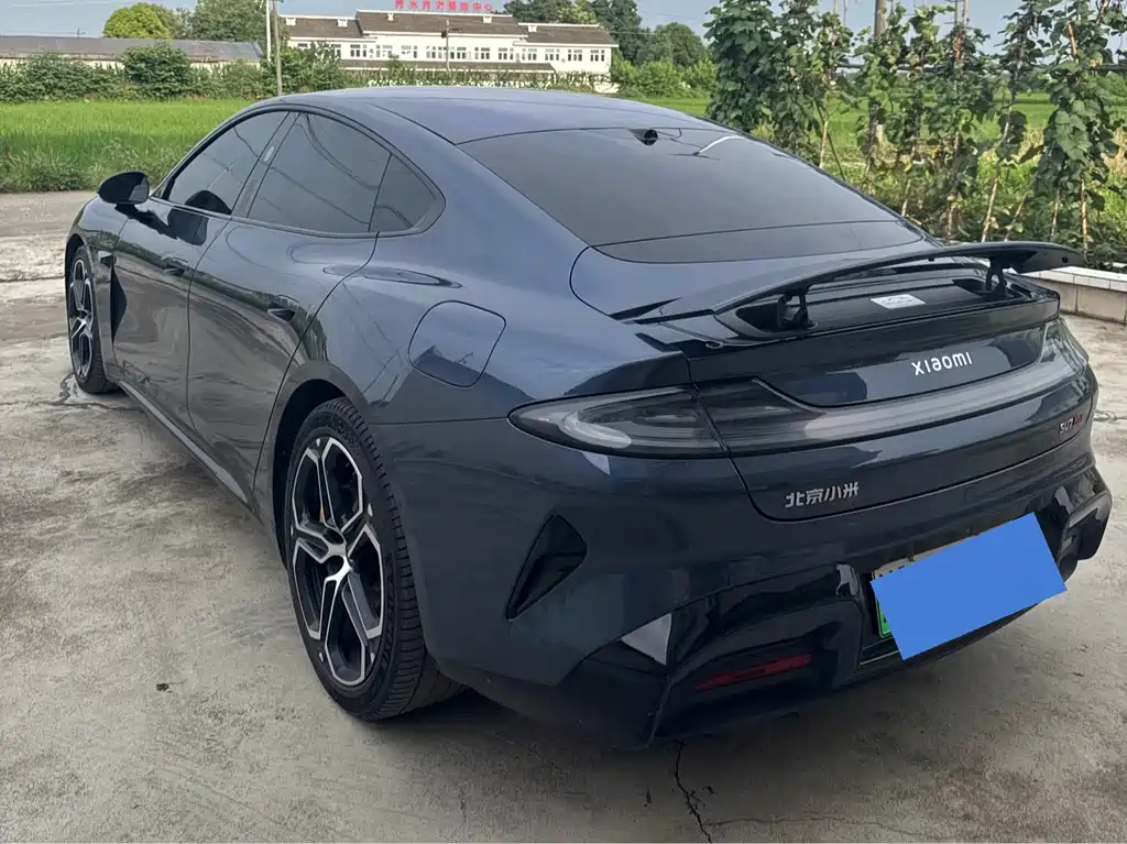 Xiaomi SU7 2024
