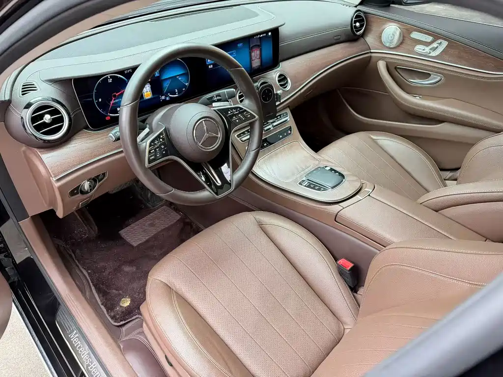 Mercedes-Benz E-Class 2023 — фото 4