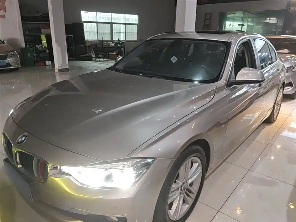BMW 3 Series 2017 — фото 1