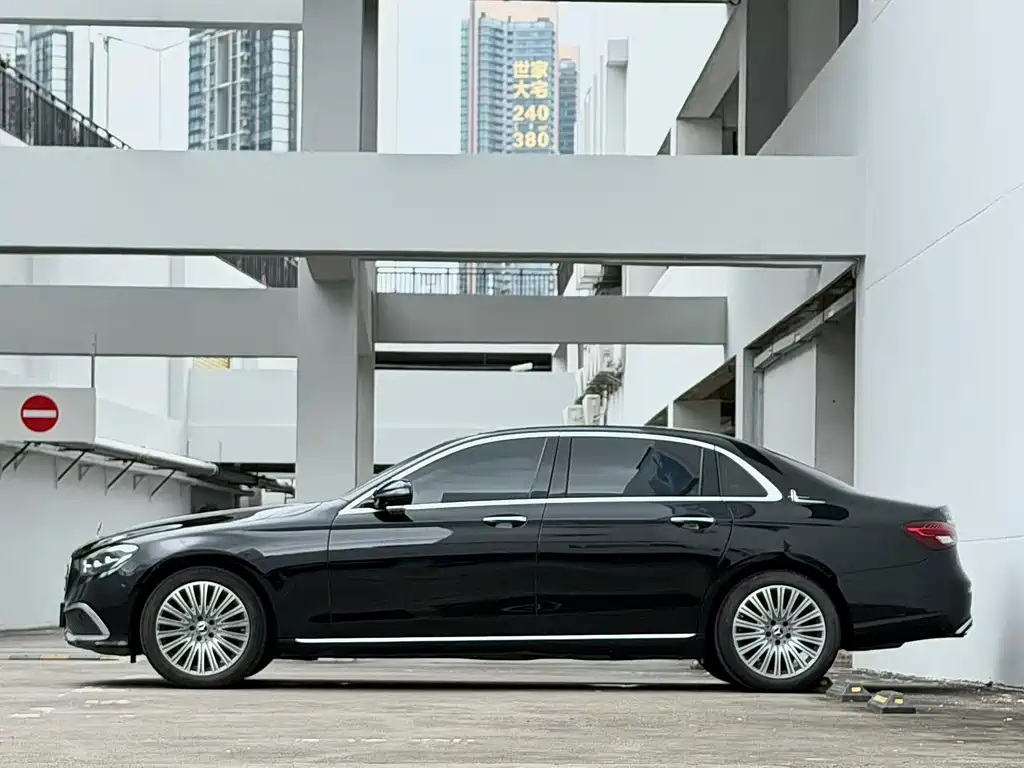 Mercedes-Benz E-Class 2023 — фото 3