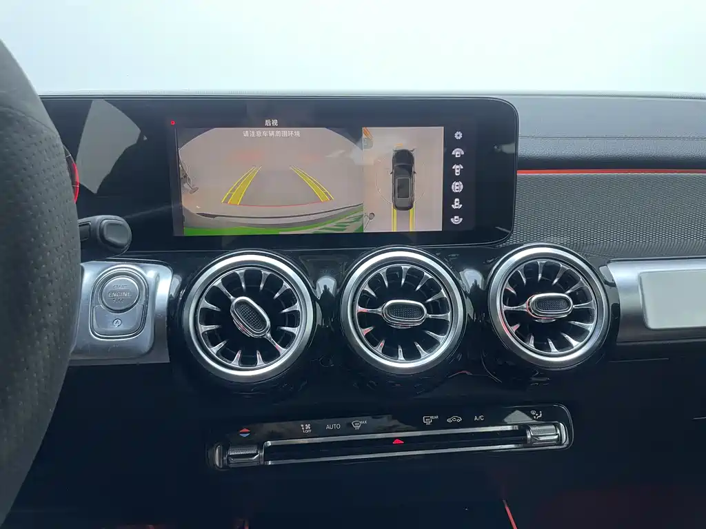 Mercedes-Benz GLB 2021