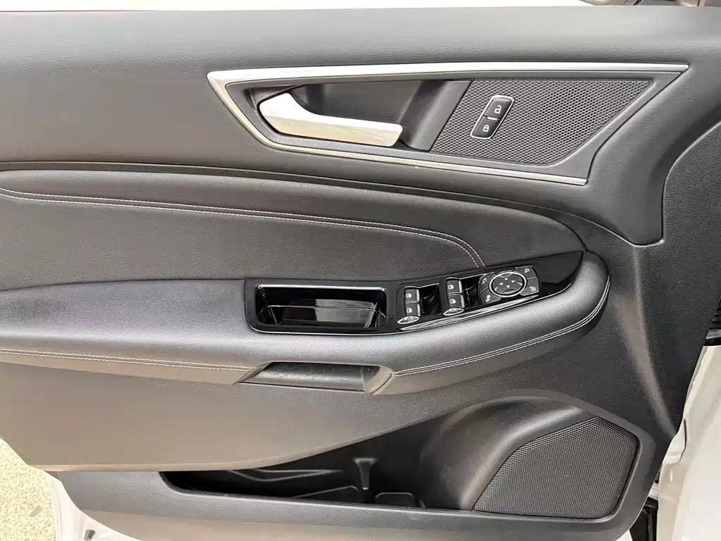 Ford Edge 2017 — фото 13
