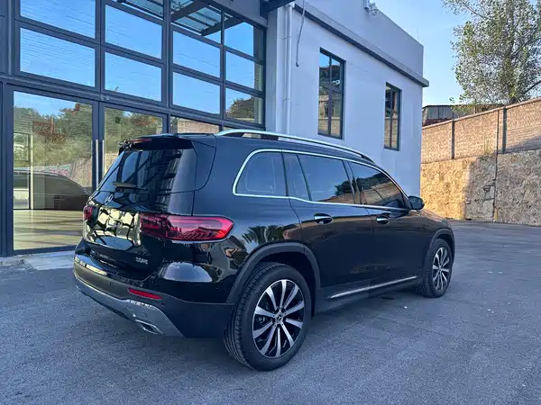 Mercedes-Benz GLB 2025