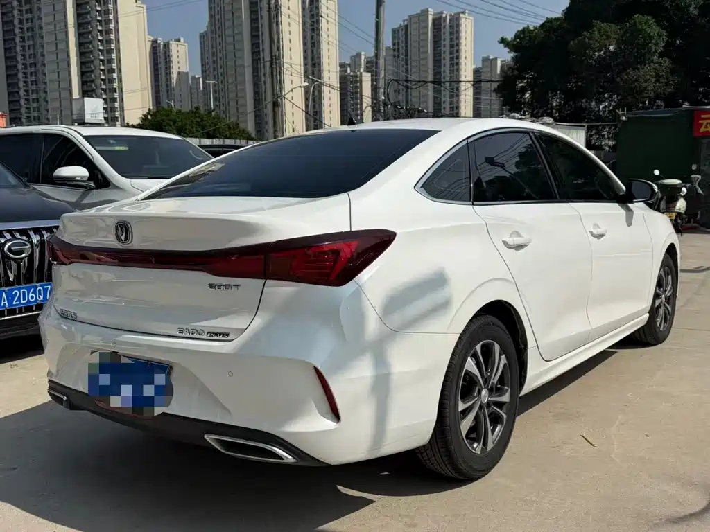 Changan Eado 2022 — фото 11