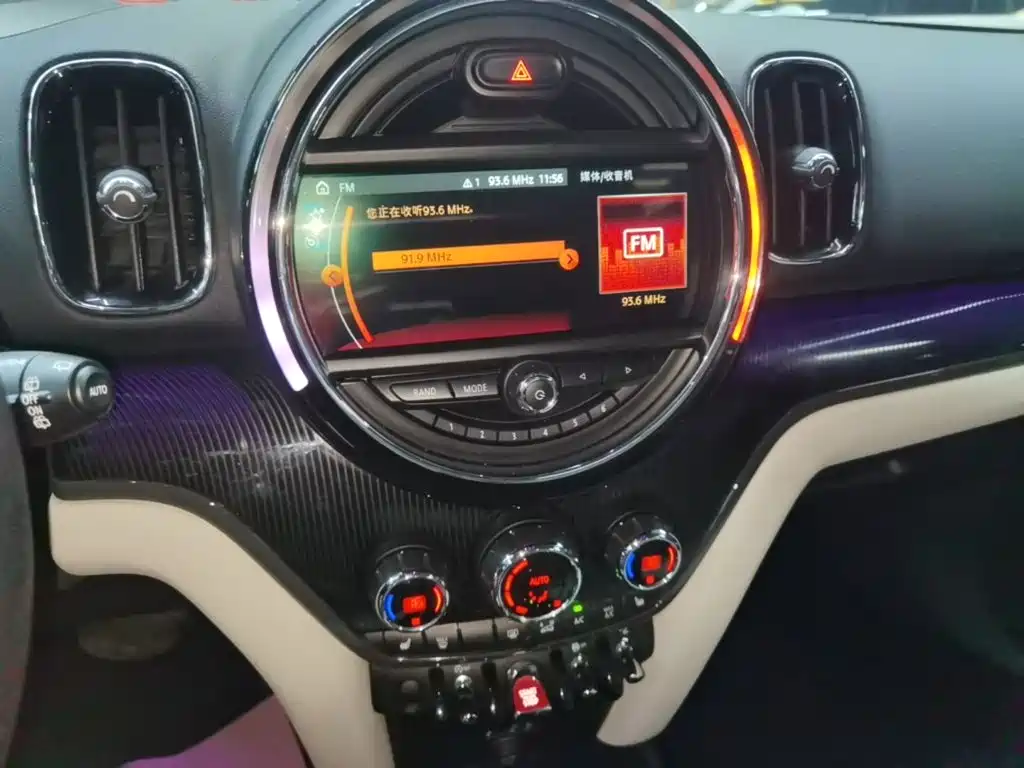 MINI Countryman 2017 — фото 13