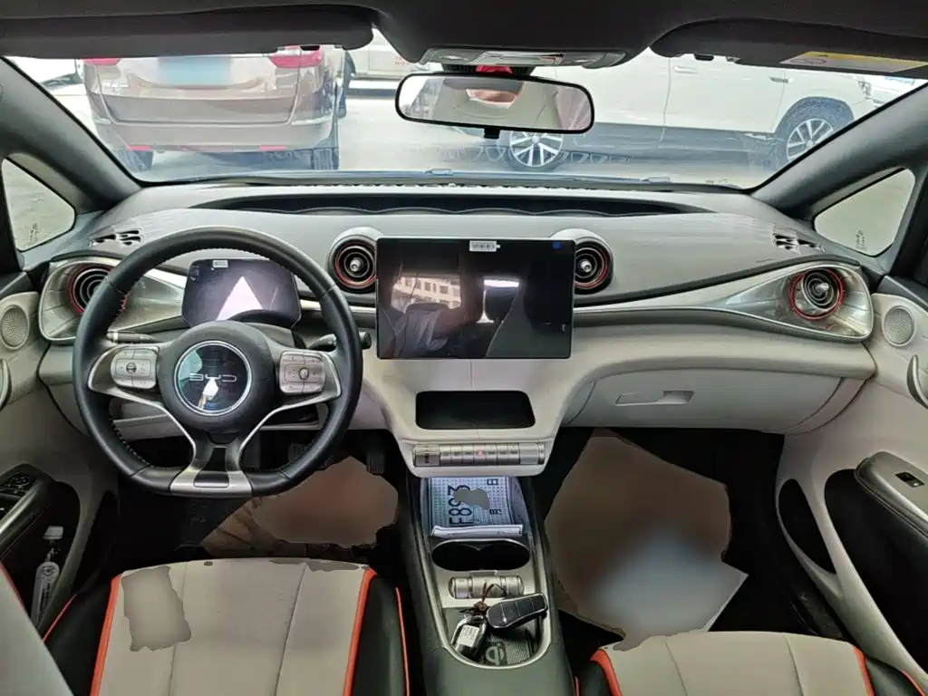 BYD Dolphin 2022 — фото 10