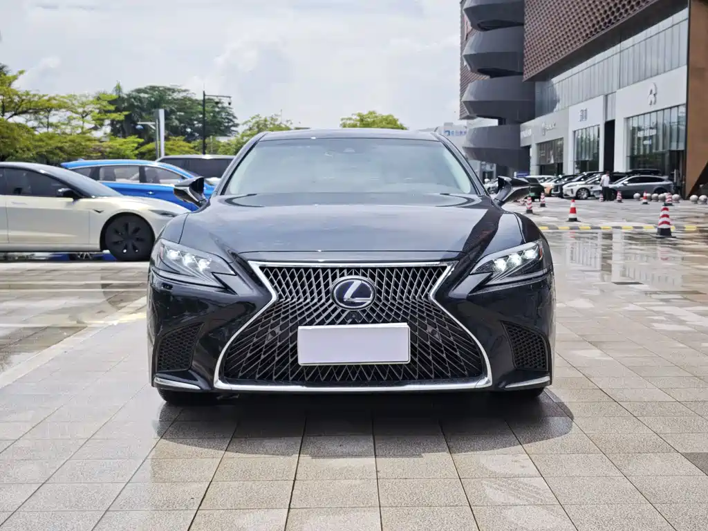 Lexus LS 2020 — фото 2