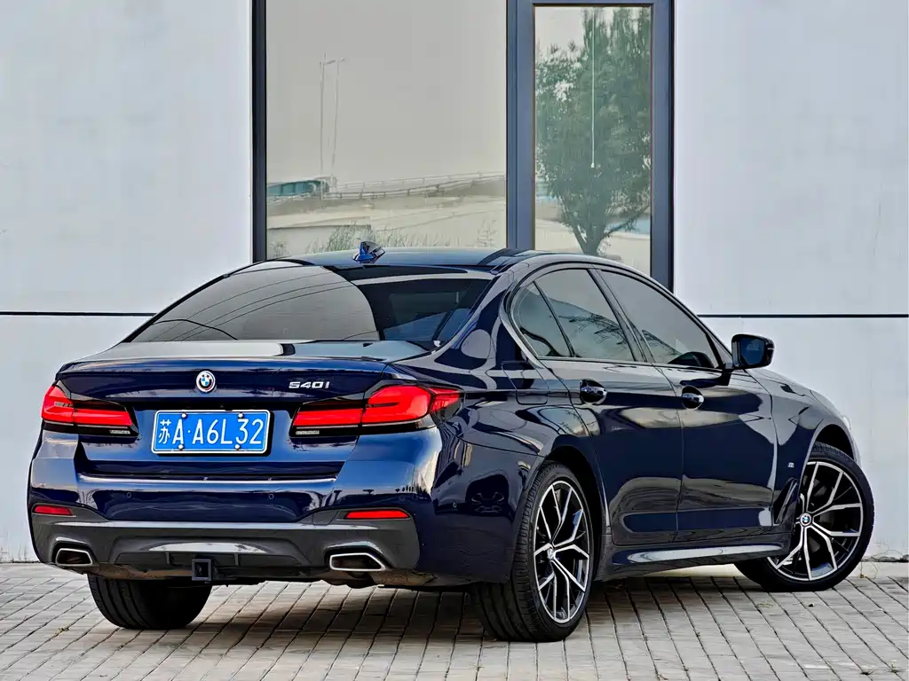 BMW 5 Series 2023