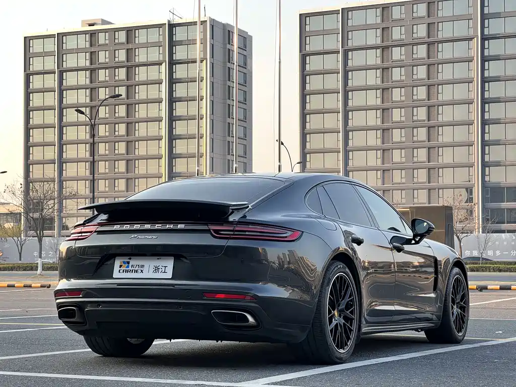 Porsche Panamera 2019 — фото 6