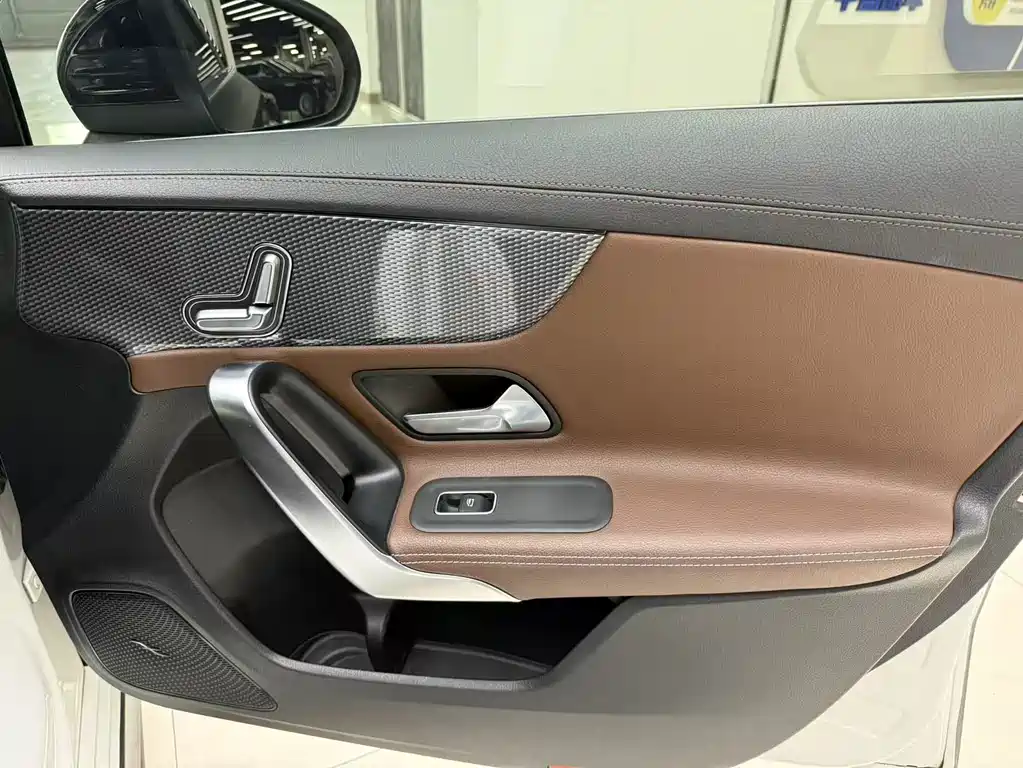 Mercedes-Benz A-Class 2019 — фото 20