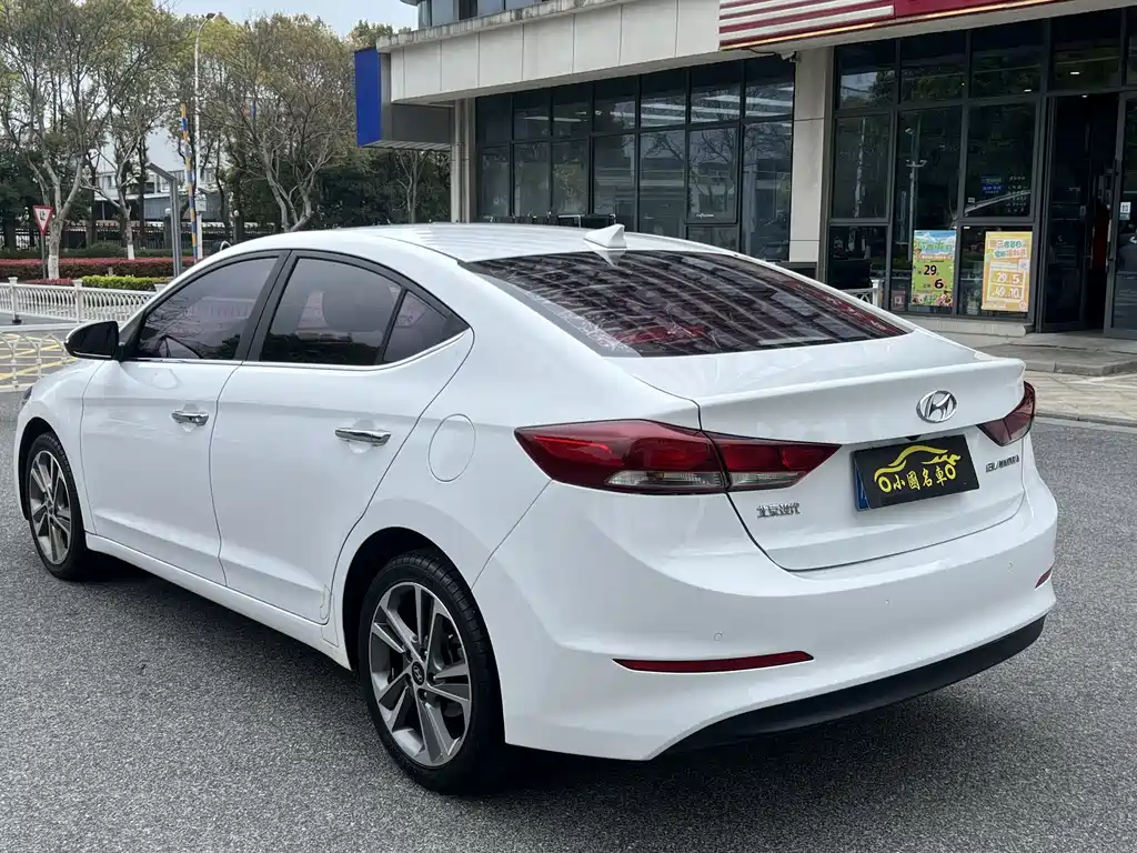 Hyundai Elantra 2017 — фото 4
