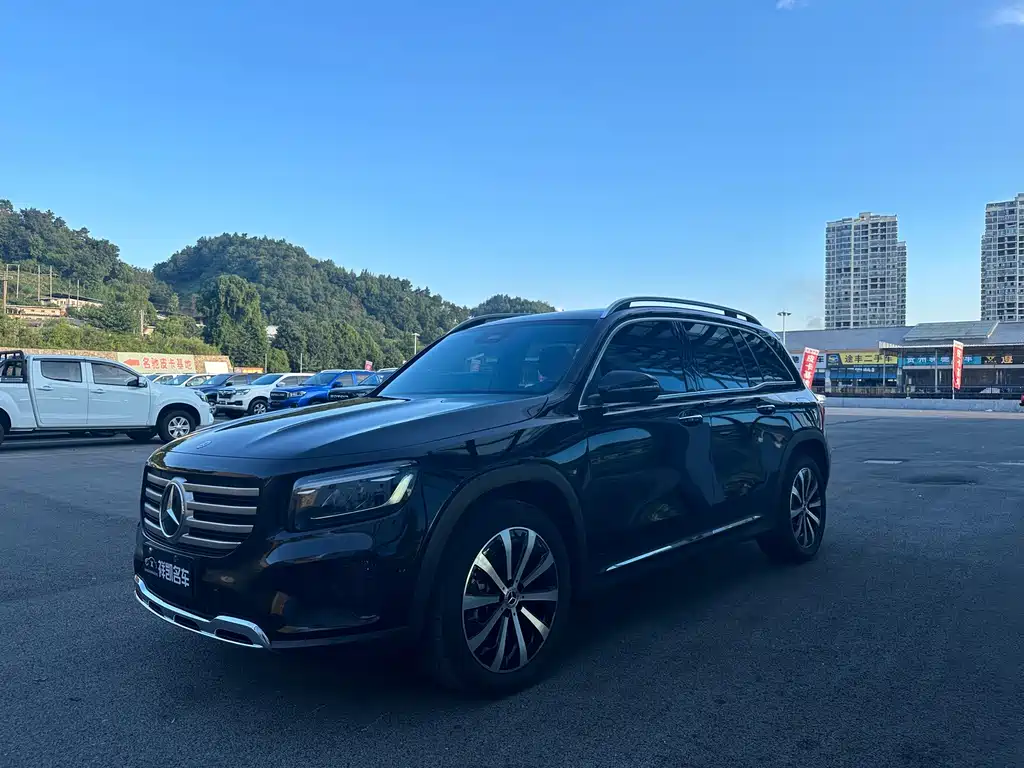 Mercedes-Benz GLB 2025 — фото 1