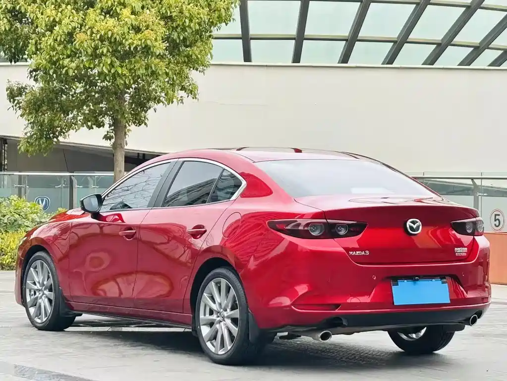 Mazda 3 Axela 2019 — фото 8