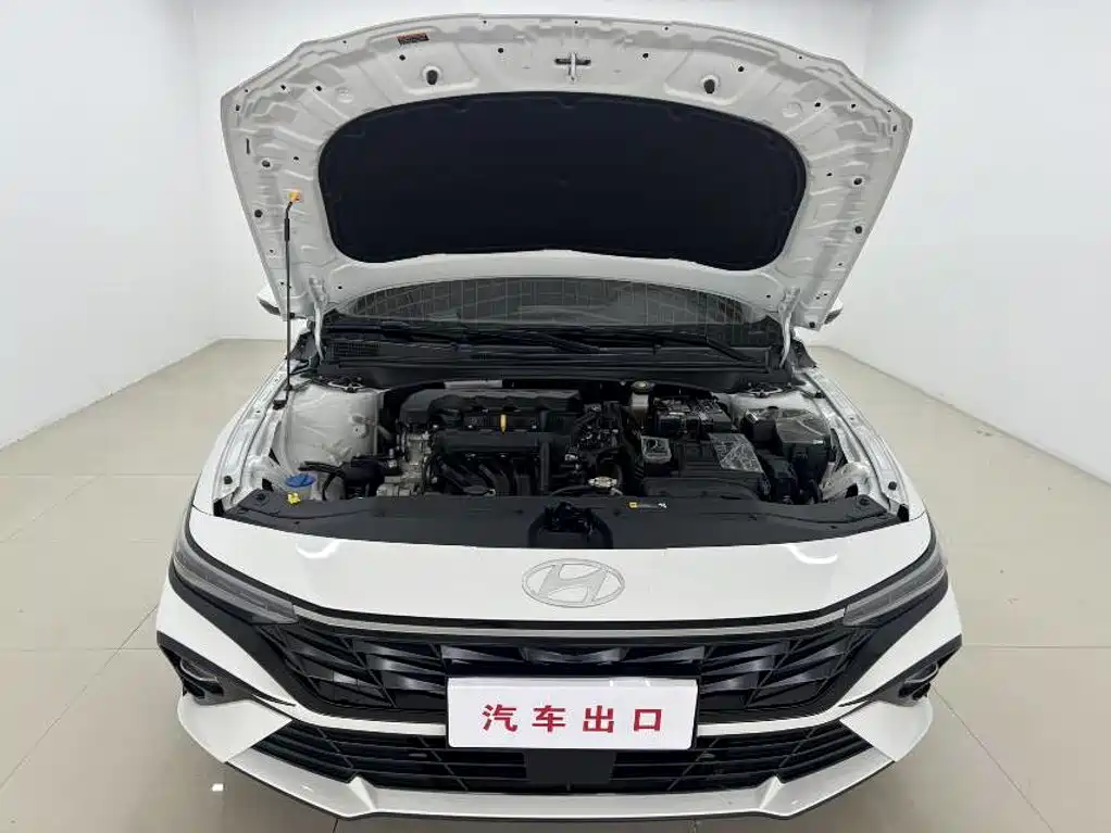 Hyundai Elantra 2023 — фото 7