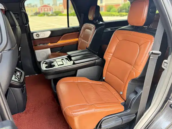 Lincoln Navigator 2021