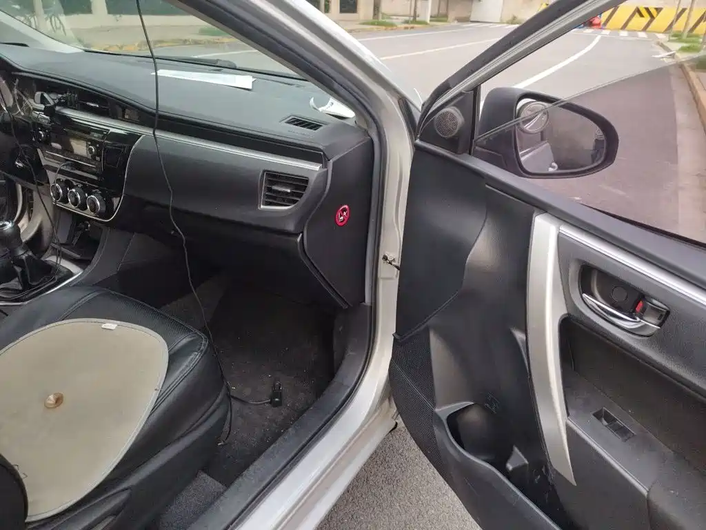 Toyota Corolla 2015 — фото 19