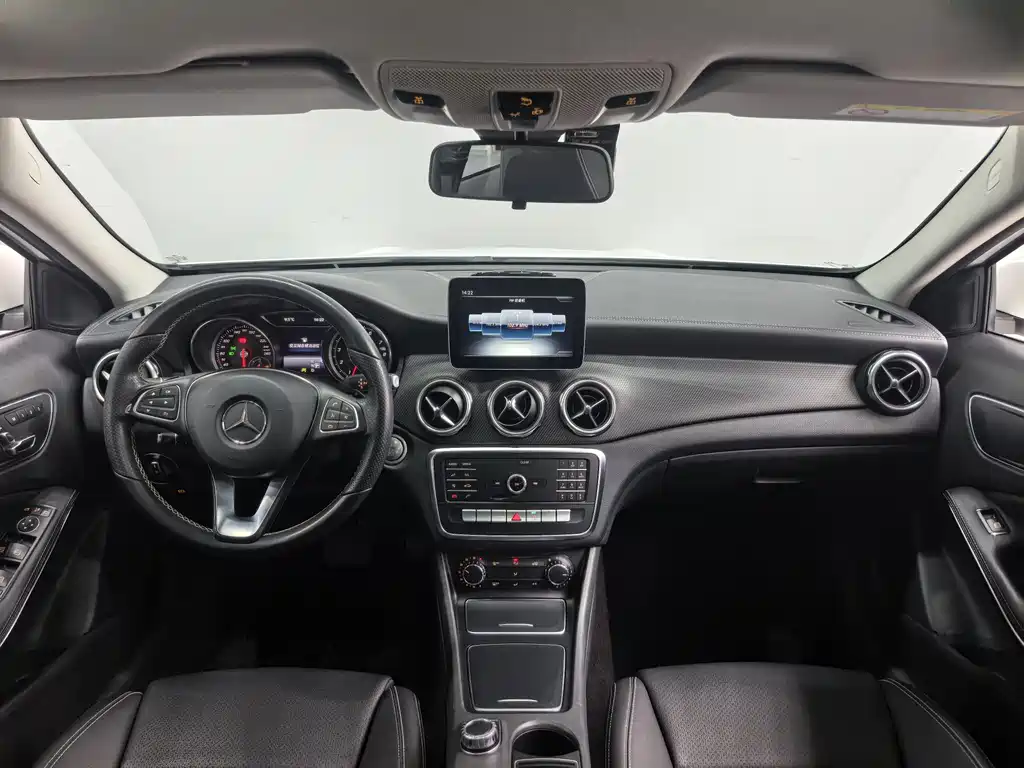 Mercedes-Benz GLA 2018 — фото 11