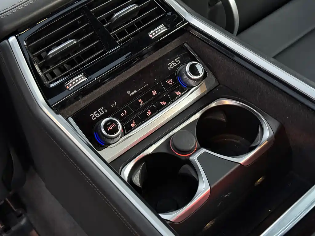 BMW 7 Series 2016 — фото 17
