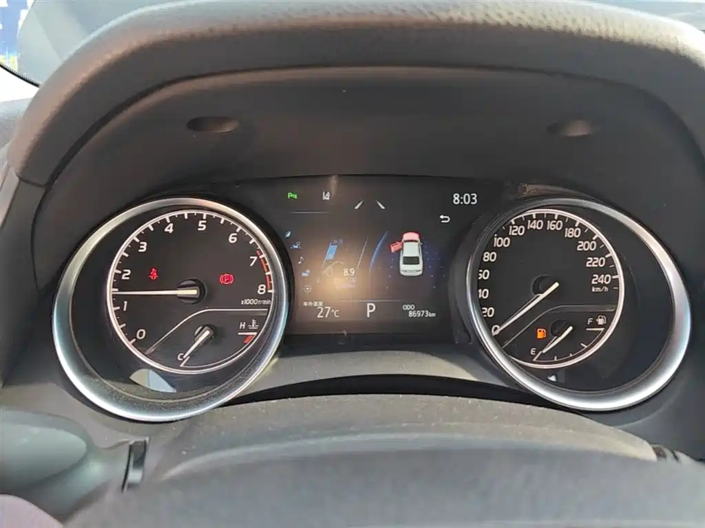 Toyota Camry 2023 — фото 11