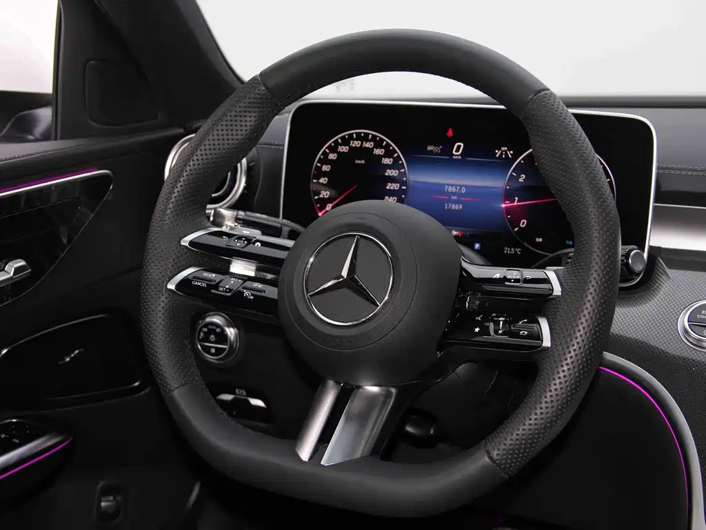 Mercedes-Benz C-Class 2024 — фото 16