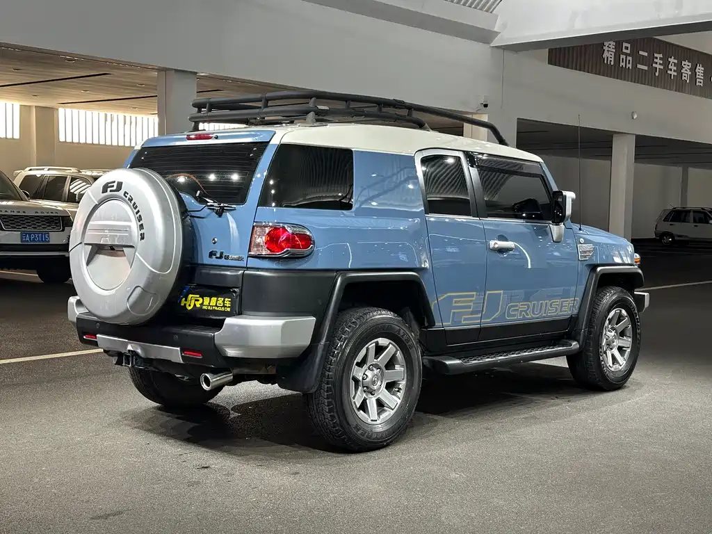 Toyota FJ Cruiser 2020 — фото 6