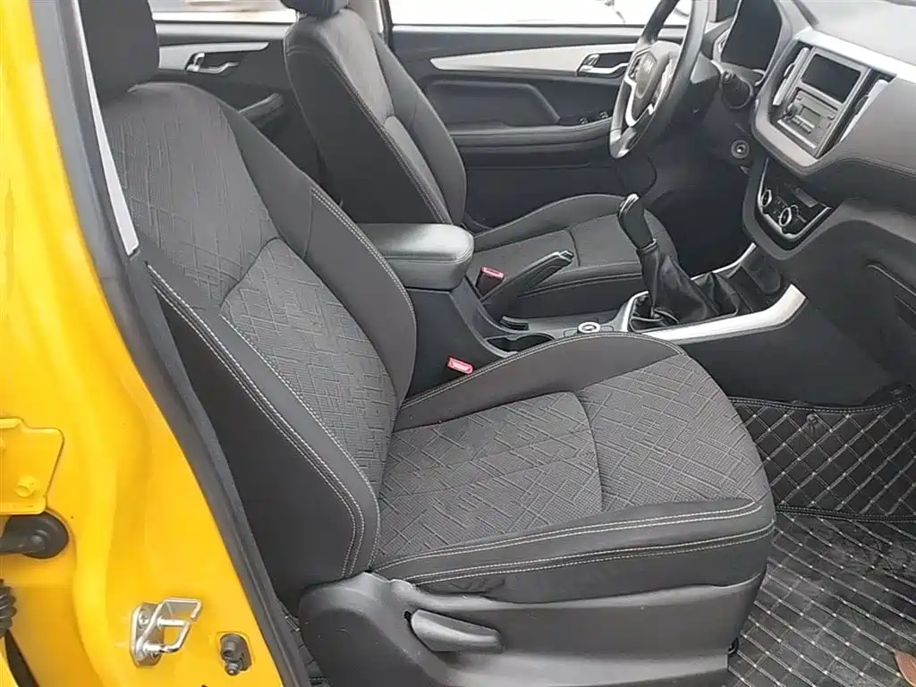 Isuzu RE-MAX 2023 — фото 25