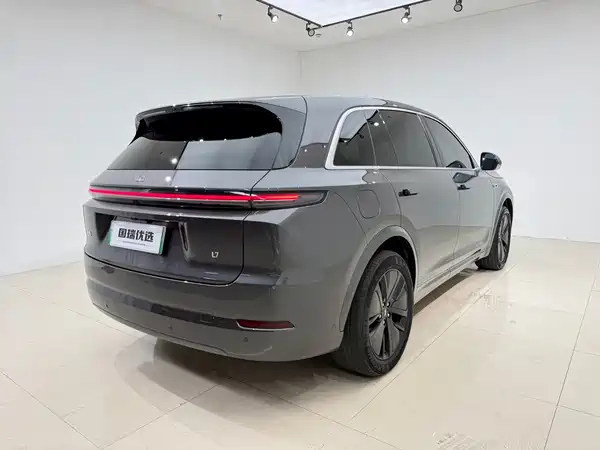 Li Auto L7 2025