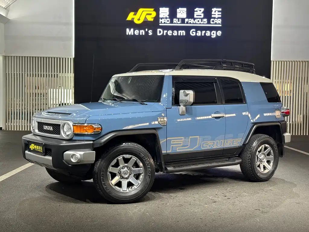 Toyota FJ Cruiser 2020 — фото 1