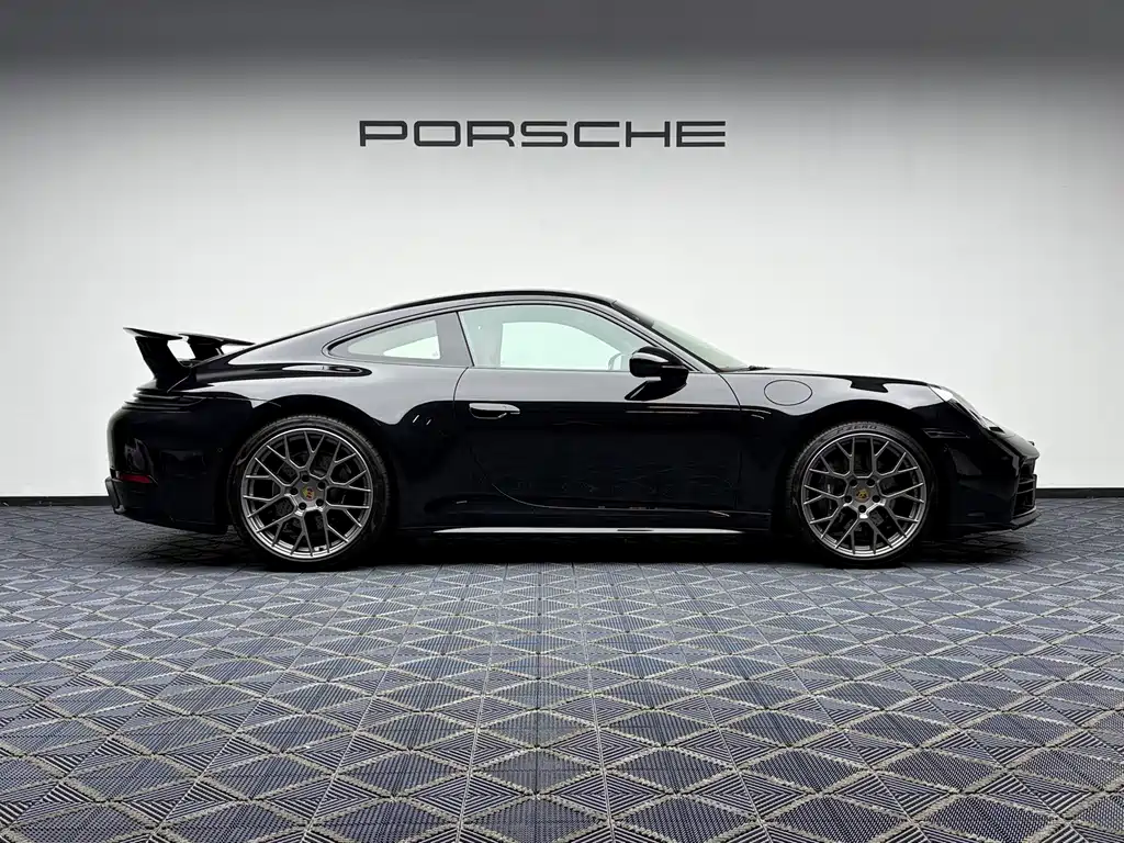 Porsche 911 2025 — фото 15