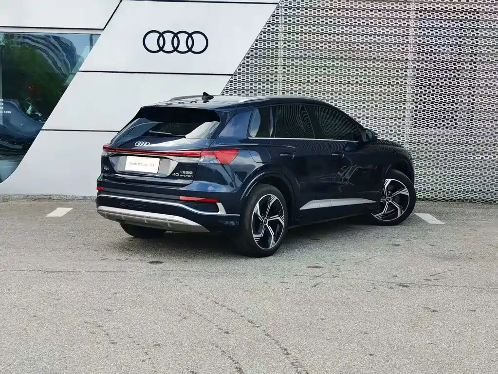 Audi Q4 E-Tron 2025 — фото 14